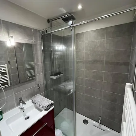 One-bedroom With Balcony, Sea And Park Views, Air Conditioning, Swimming Pool And Parking Apartamento *