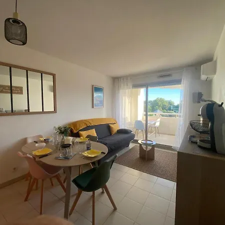 One-bedroom With Balcony, Sea And Park Views, Air Conditioning, Swimming Pool And Parking Antibes
