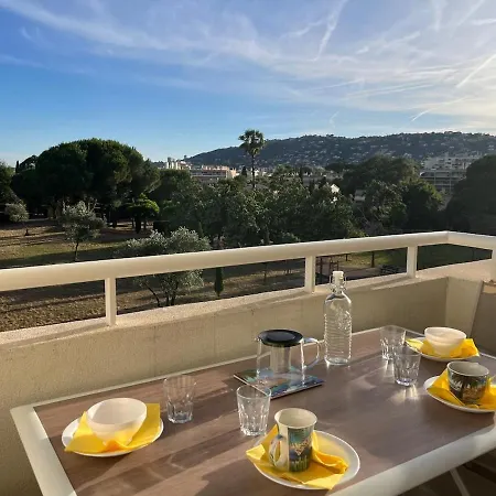 Apartamento One-bedroom With Balcony, Sea And Park Views, Air Conditioning, Swimming Pool And Parking